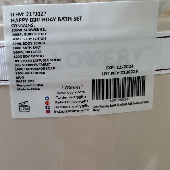 LOVERY Bath and Spa Birthday Gift Set - Picture 14 of 14